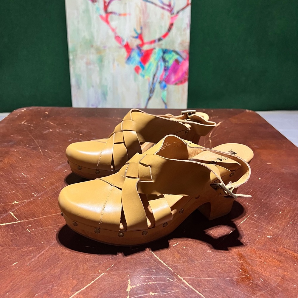 Korks Coolio by Korks Nude Tan Platform Clog Sandals 10M KR0004907 Chunky Heels